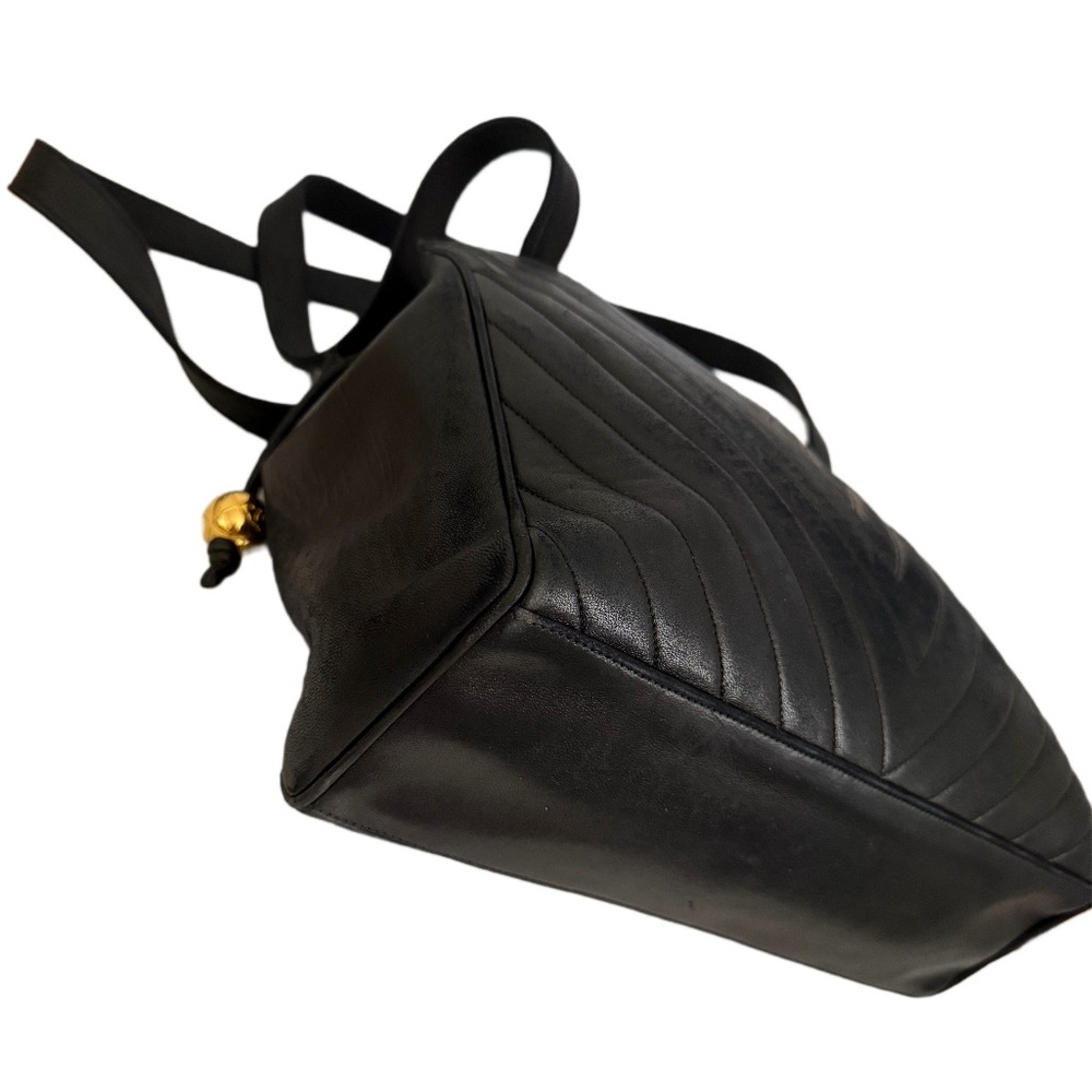 CHANEL BLACK CHEVRON QUILTED LEATHER TOTE BAG 💕 - Picture 12 of 13